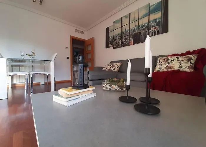 Piso céntrico con piscina,parking y jacuzzi